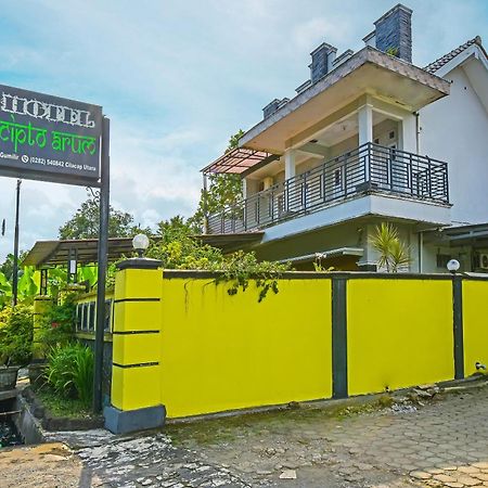 Spot On 91905 Hotel Cipto Arum Cilacap Extérieur photo