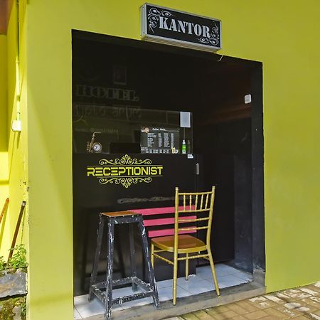 Spot On 91905 Hotel Cipto Arum Cilacap Extérieur photo