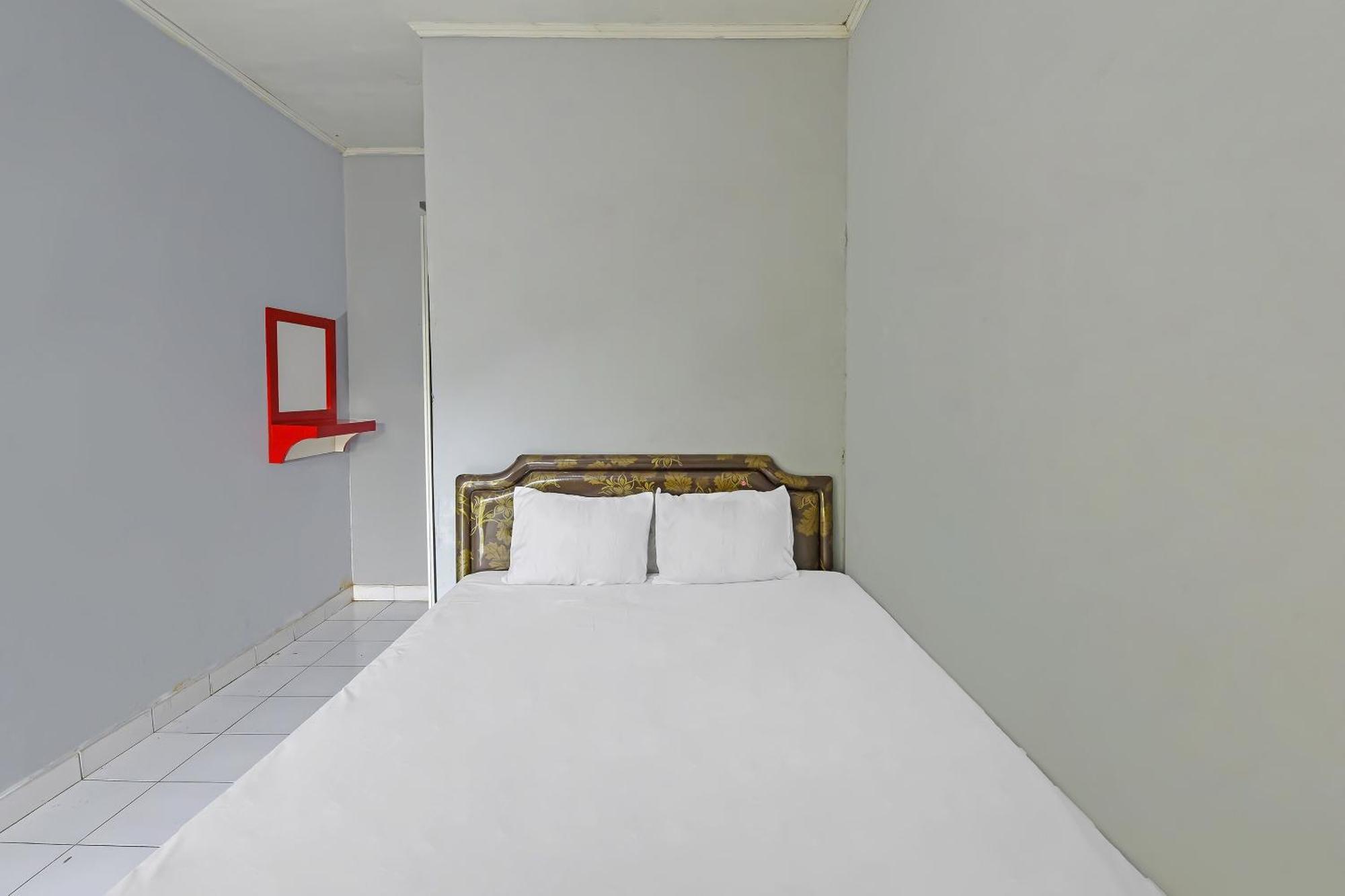 Spot On 91905 Hotel Cipto Arum Cilacap Extérieur photo