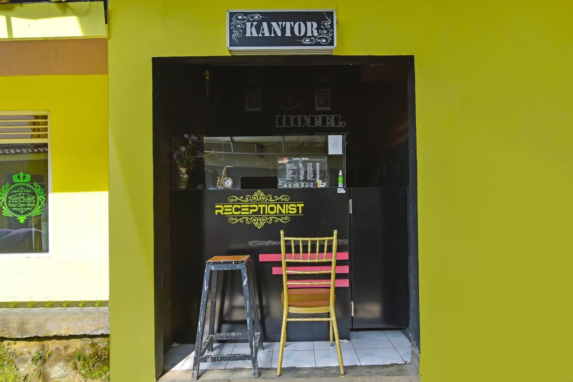 Spot On 91905 Hotel Cipto Arum Cilacap Extérieur photo