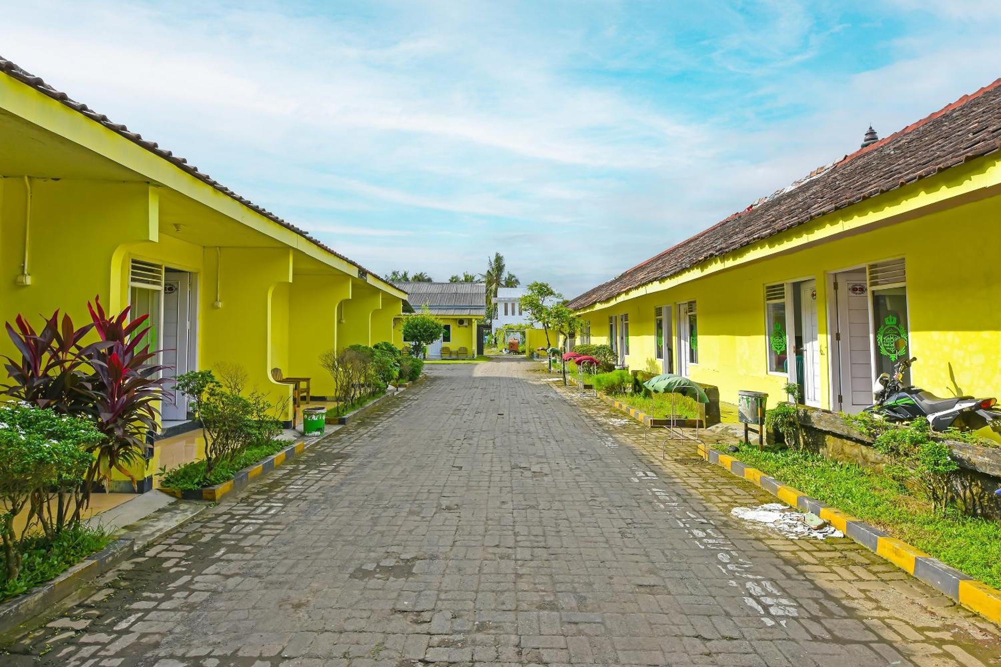 Spot On 91905 Hotel Cipto Arum Cilacap Extérieur photo