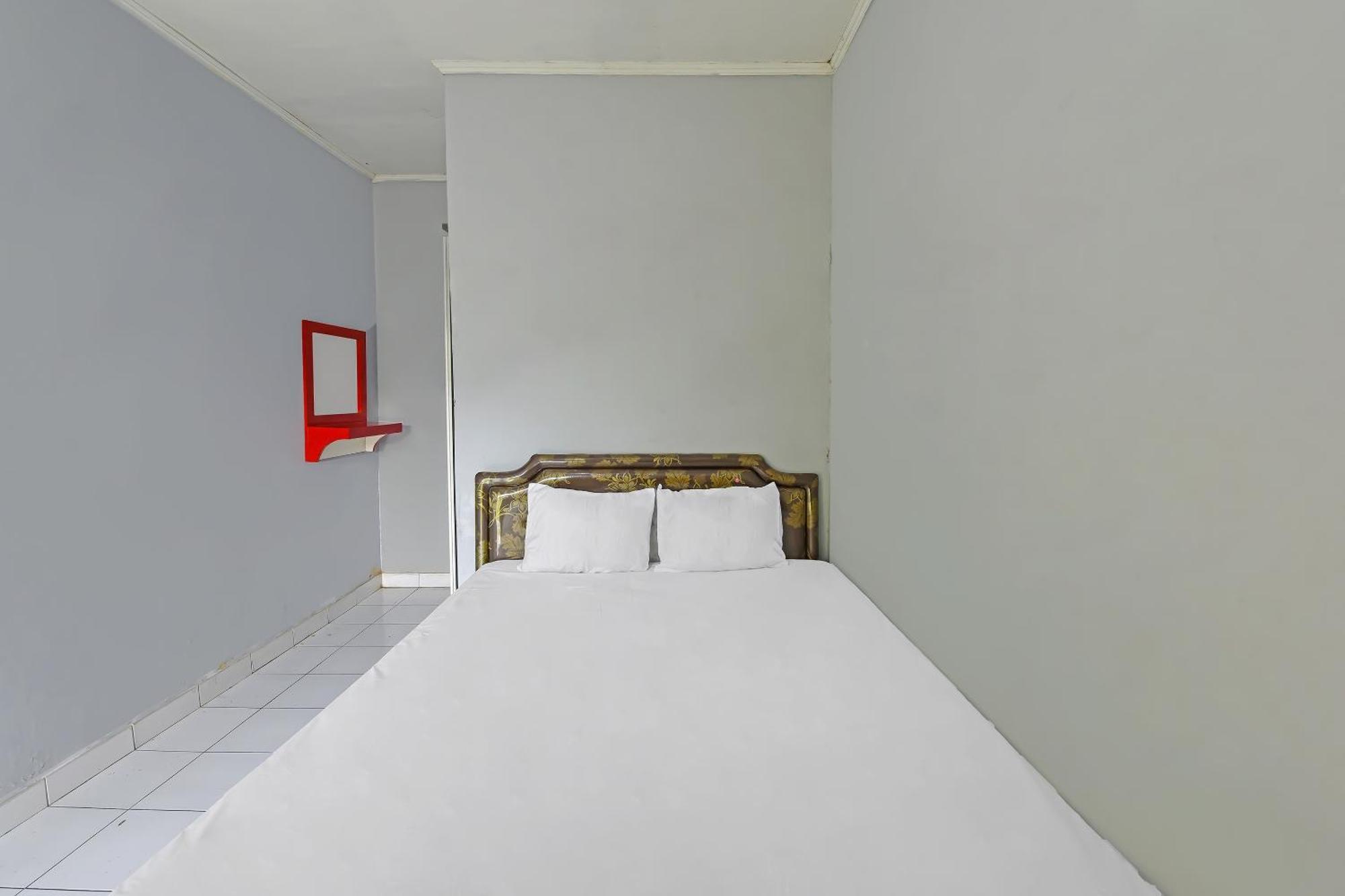 Spot On 91905 Hotel Cipto Arum Cilacap Extérieur photo
